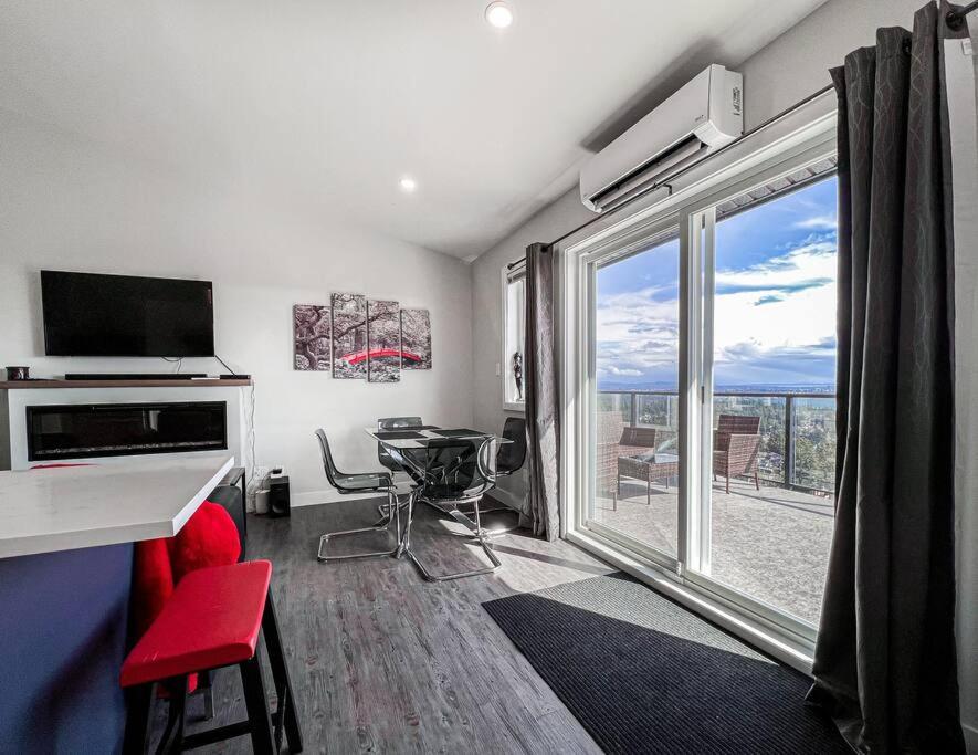 Eagle's View Penthouse Apartment Victoria